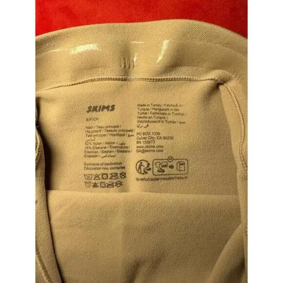 NWOT Skims Seamless Sculpt High Waisted Above The Knee Shorts Color Clay Size S - Picture 4 of 4